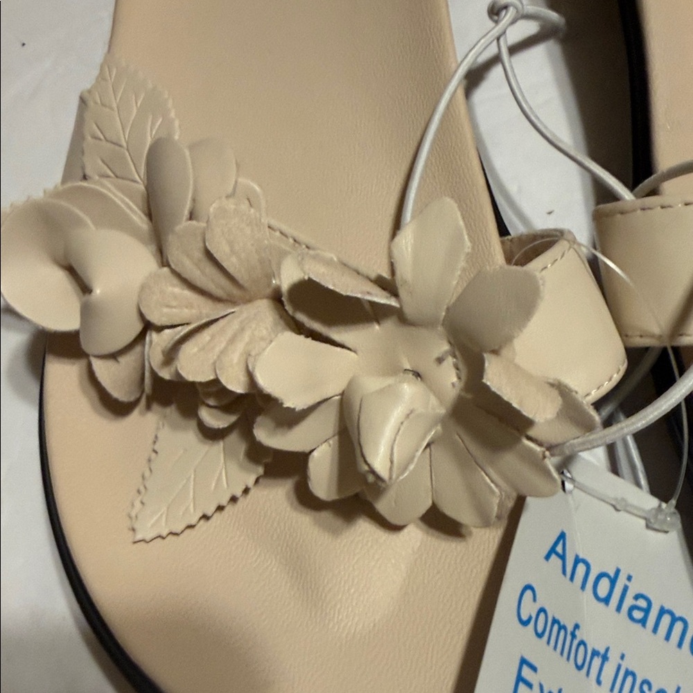 Andean Women's beige Floral Slide Sandals with Extra-Foam Comfort - Picture 5 of 7